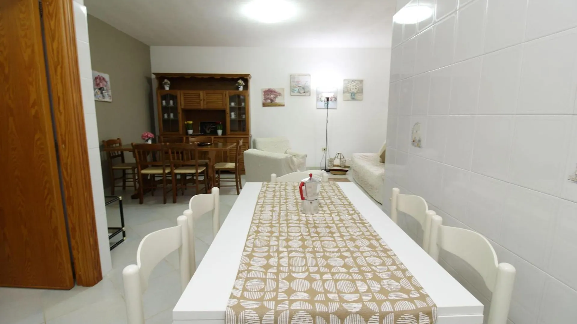 Holiday-House-Camelia-600-Meters-From-The-Beach Ла-Калетта